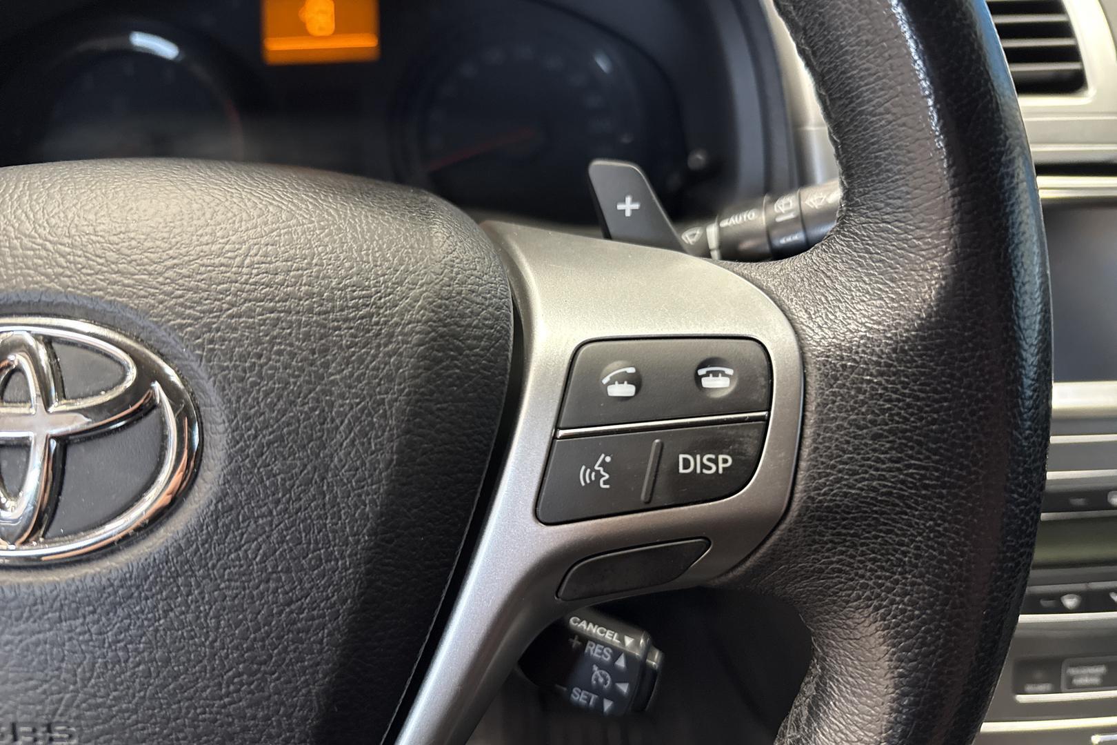 TOYOTA Avensis 2014
