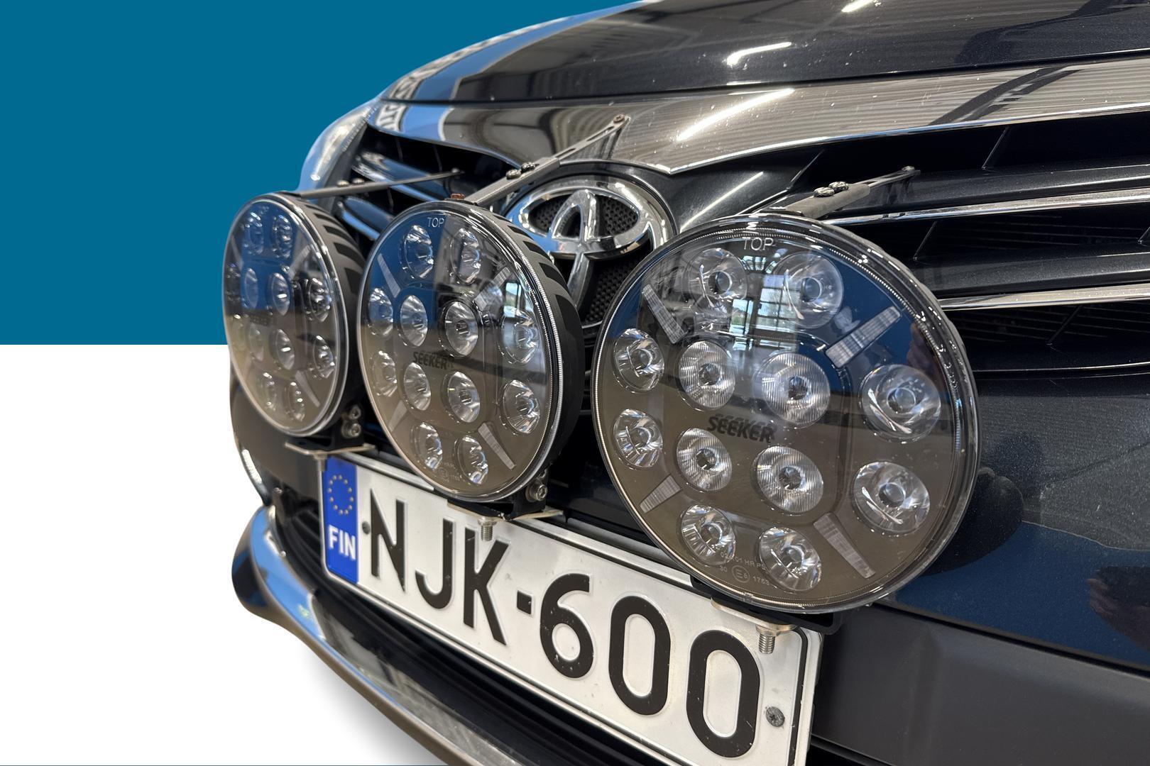 TOYOTA Avensis 2014