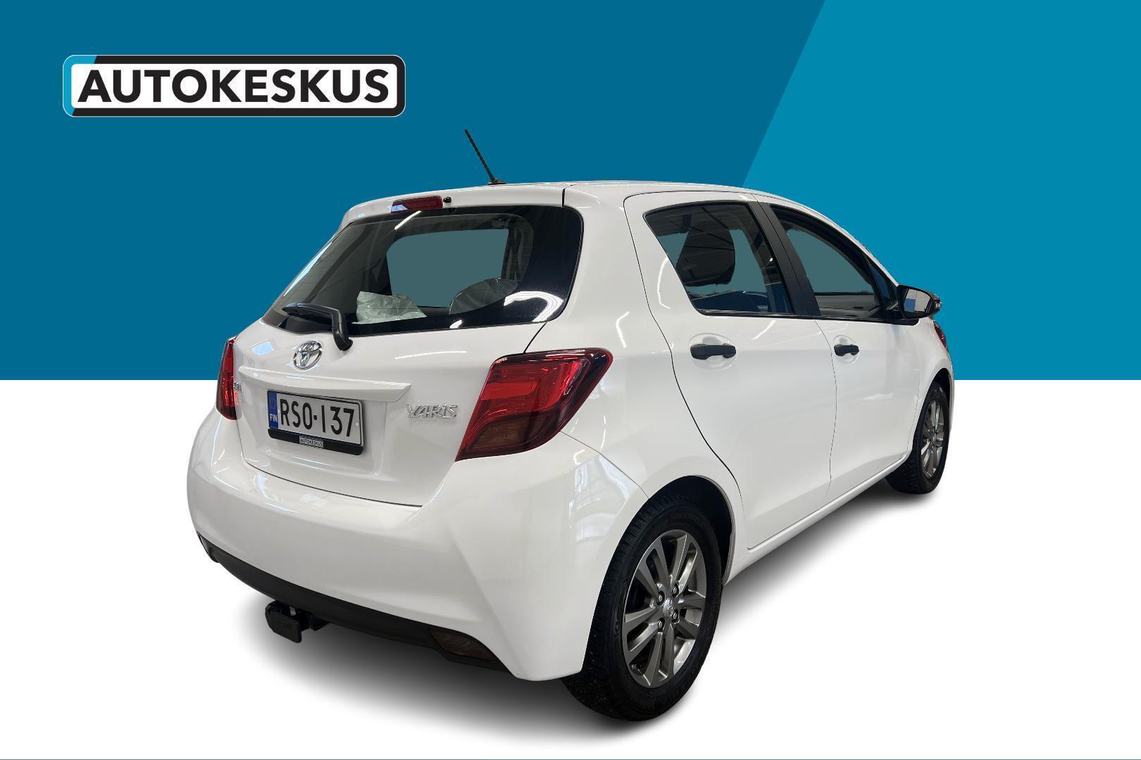 TOYOTA Yaris 2016