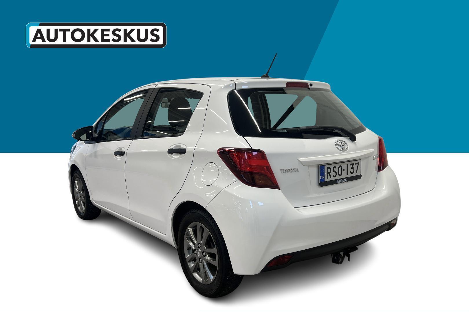 TOYOTA Yaris 2016