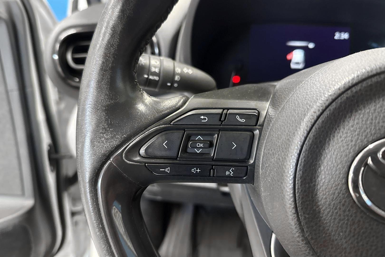 TOYOTA Yaris Cross 2022