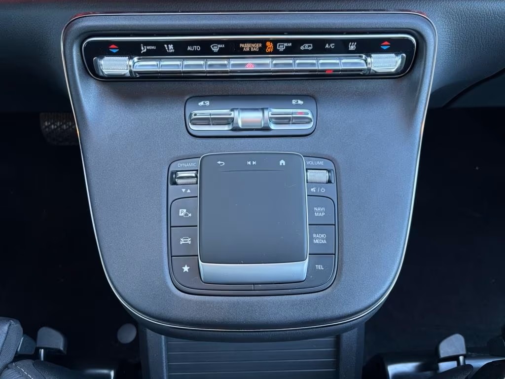 Mercedes-Benz EQV 2025