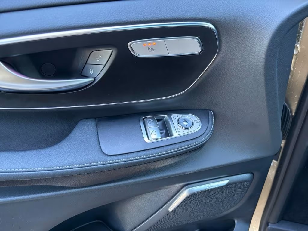 Mercedes-Benz EQV 2025