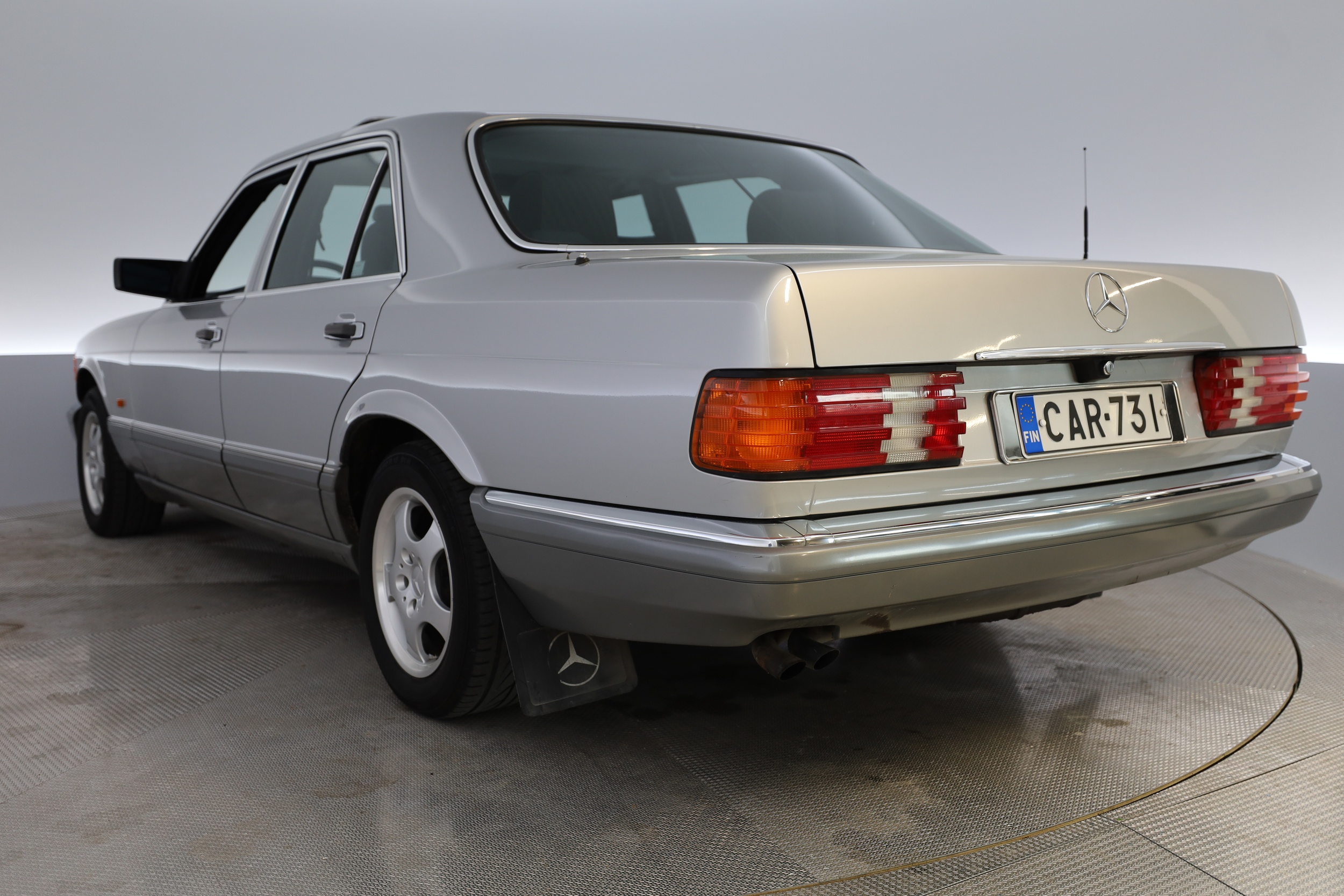 Mercedes-Benz 260 1989