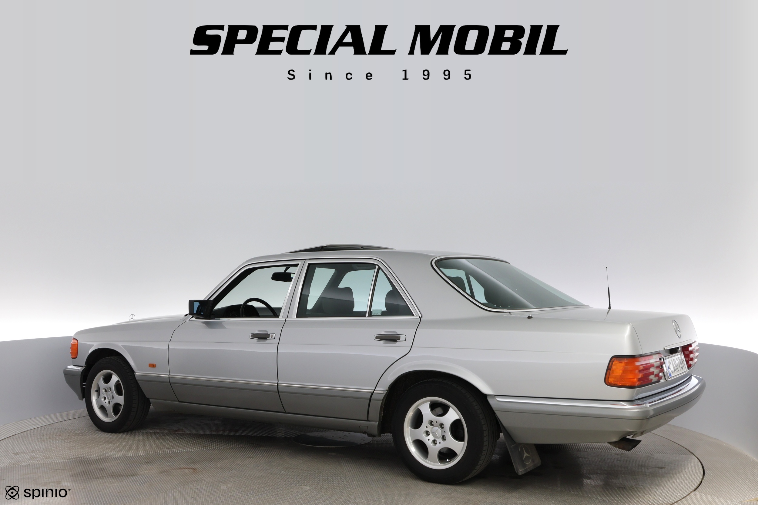 Mercedes-Benz 260 1989