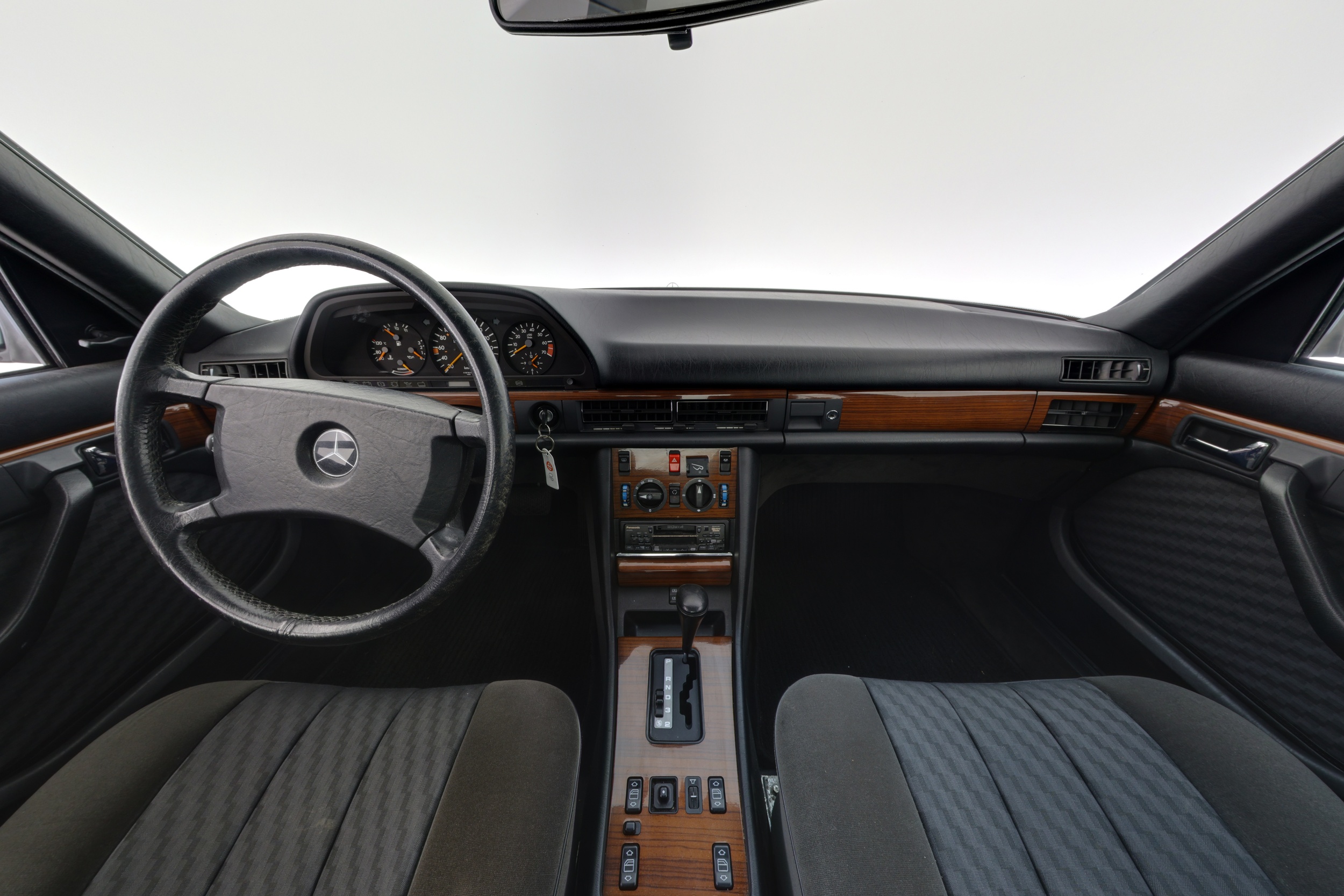 Mercedes-Benz 260 1989