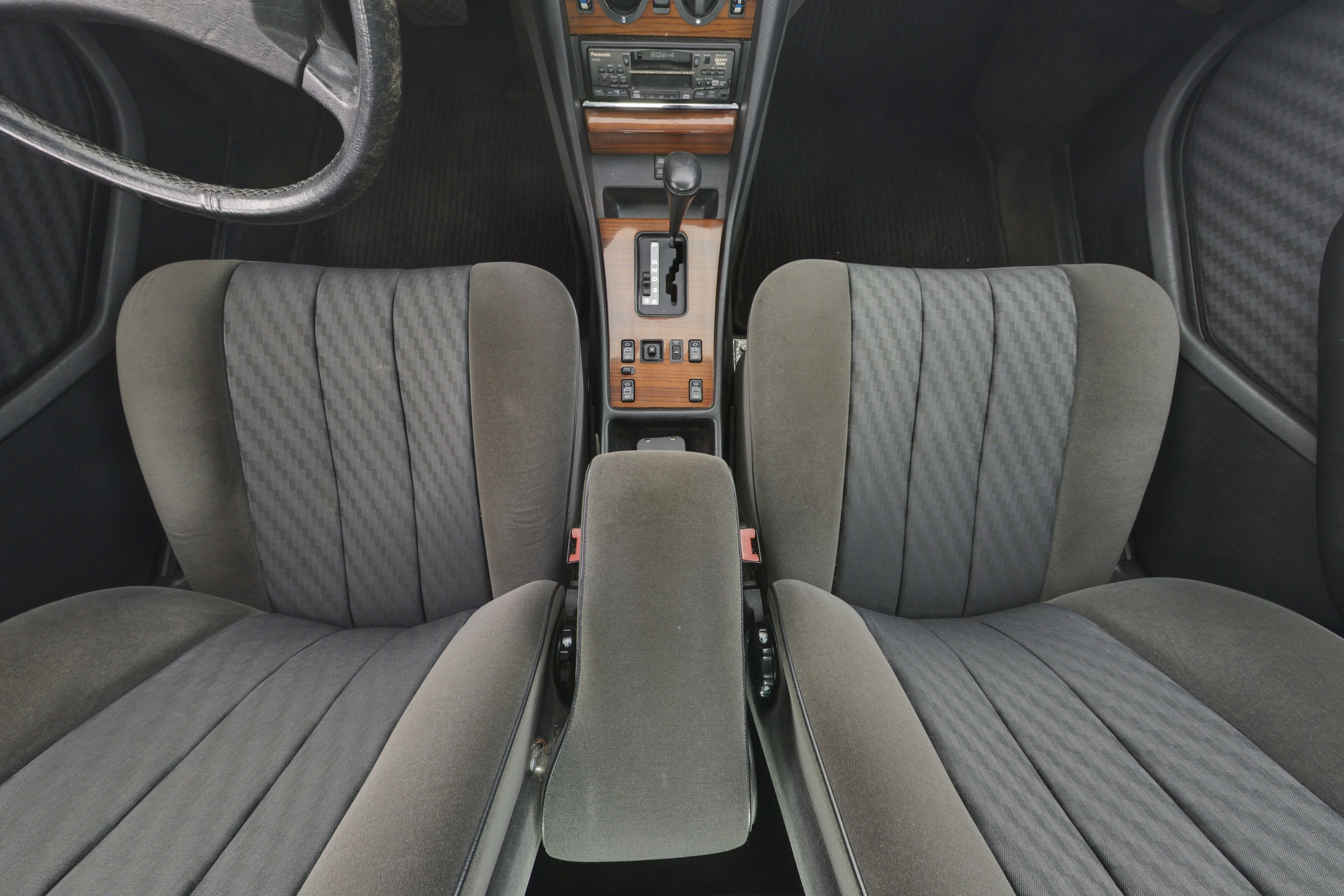 Mercedes-Benz 260 1989