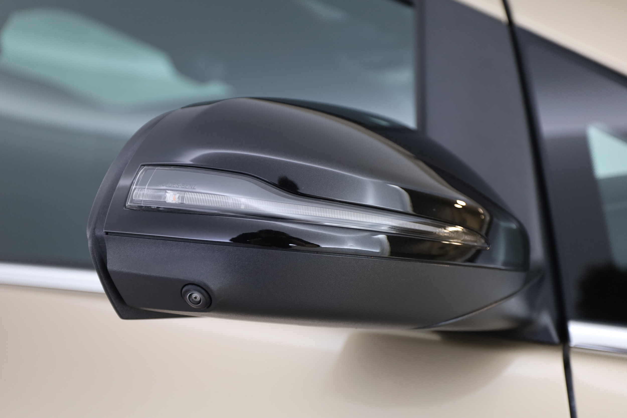 Mercedes-Benz EQV 2025