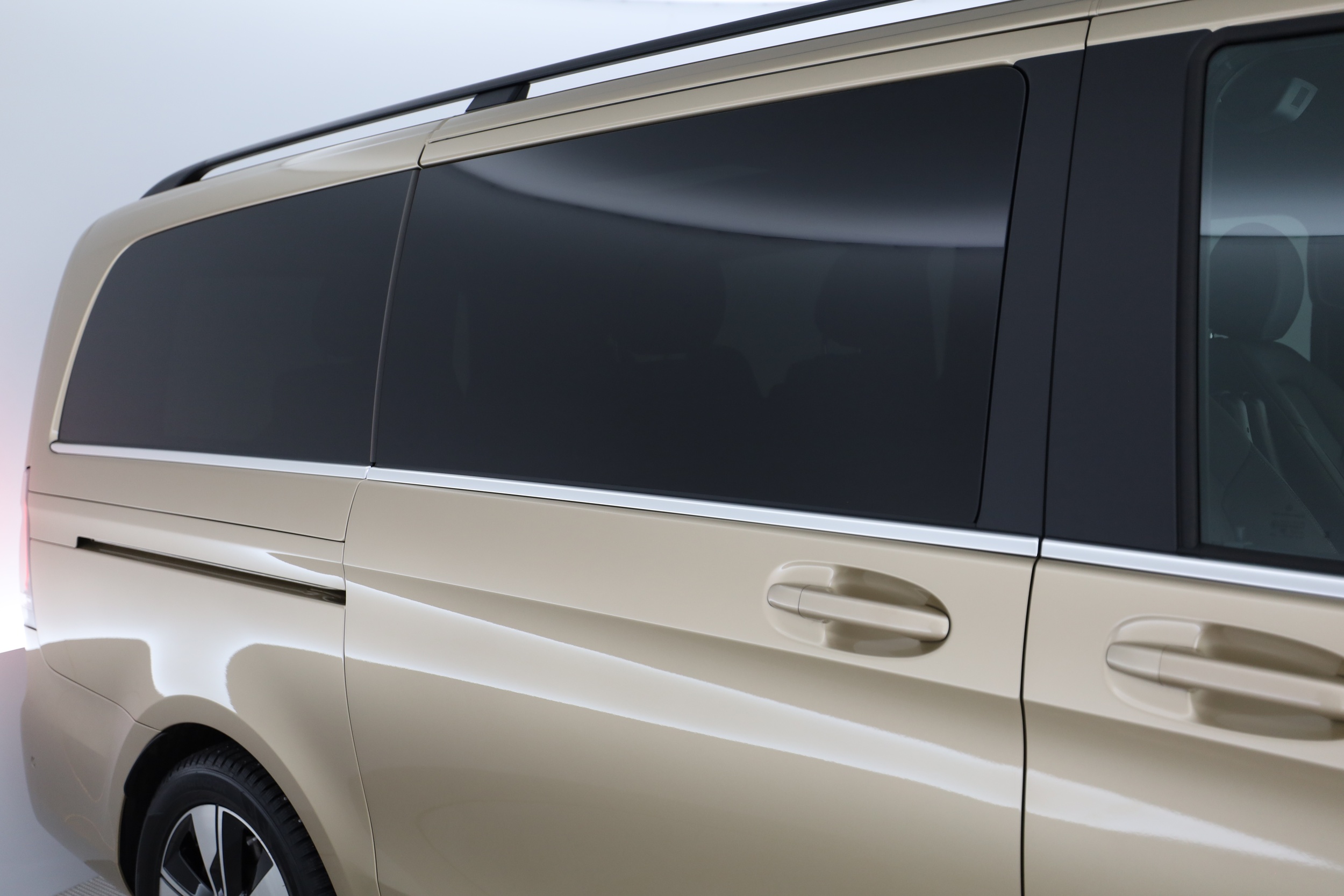 Mercedes-Benz EQV 2025