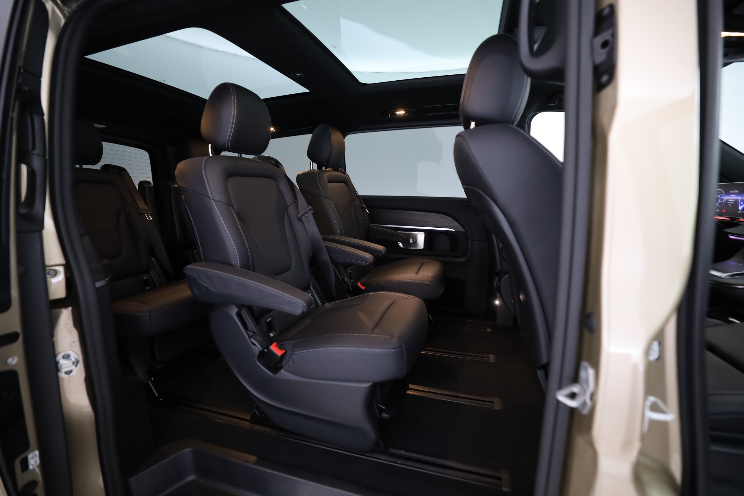 Mercedes-Benz EQV 2025