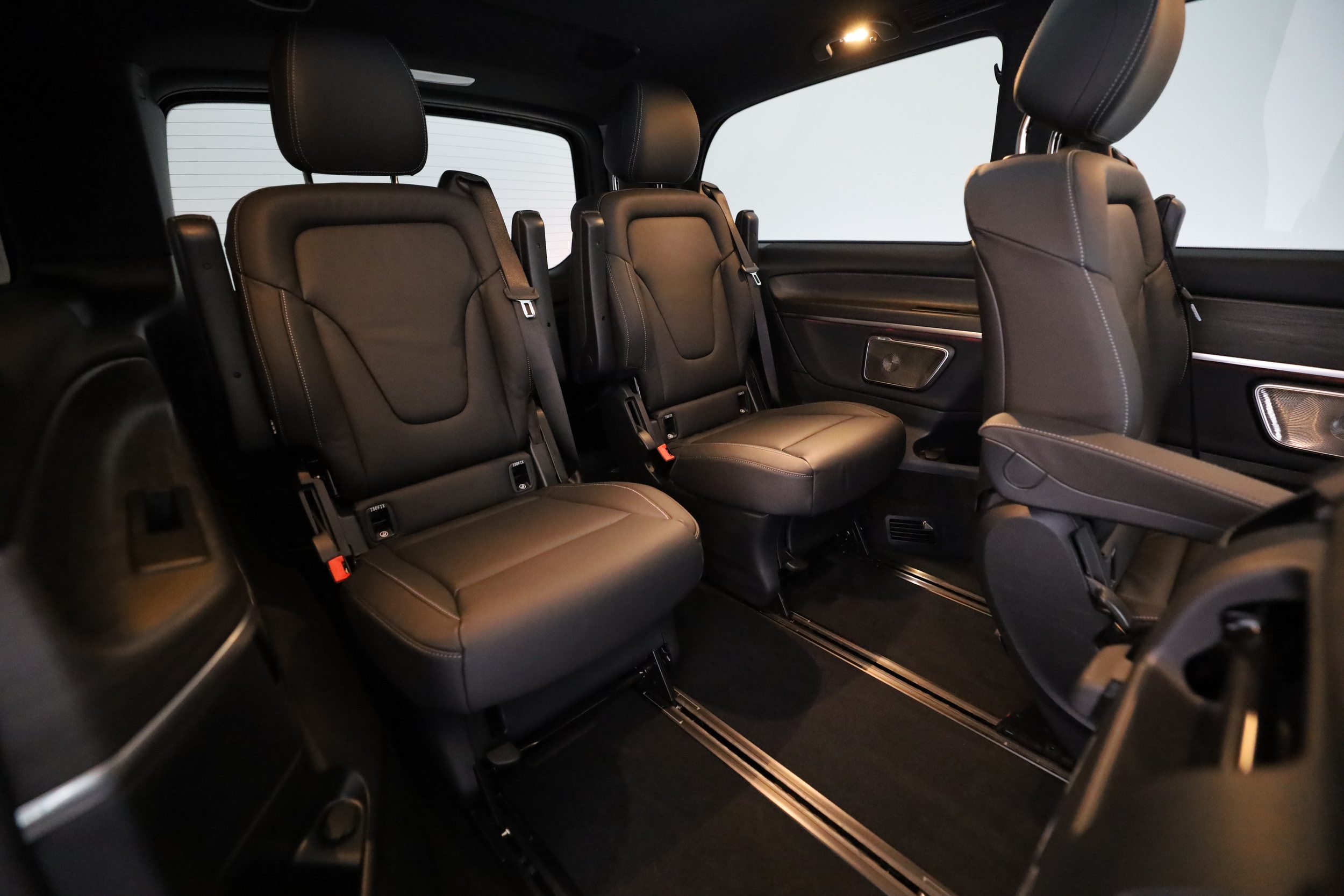 Mercedes-Benz EQV 2025