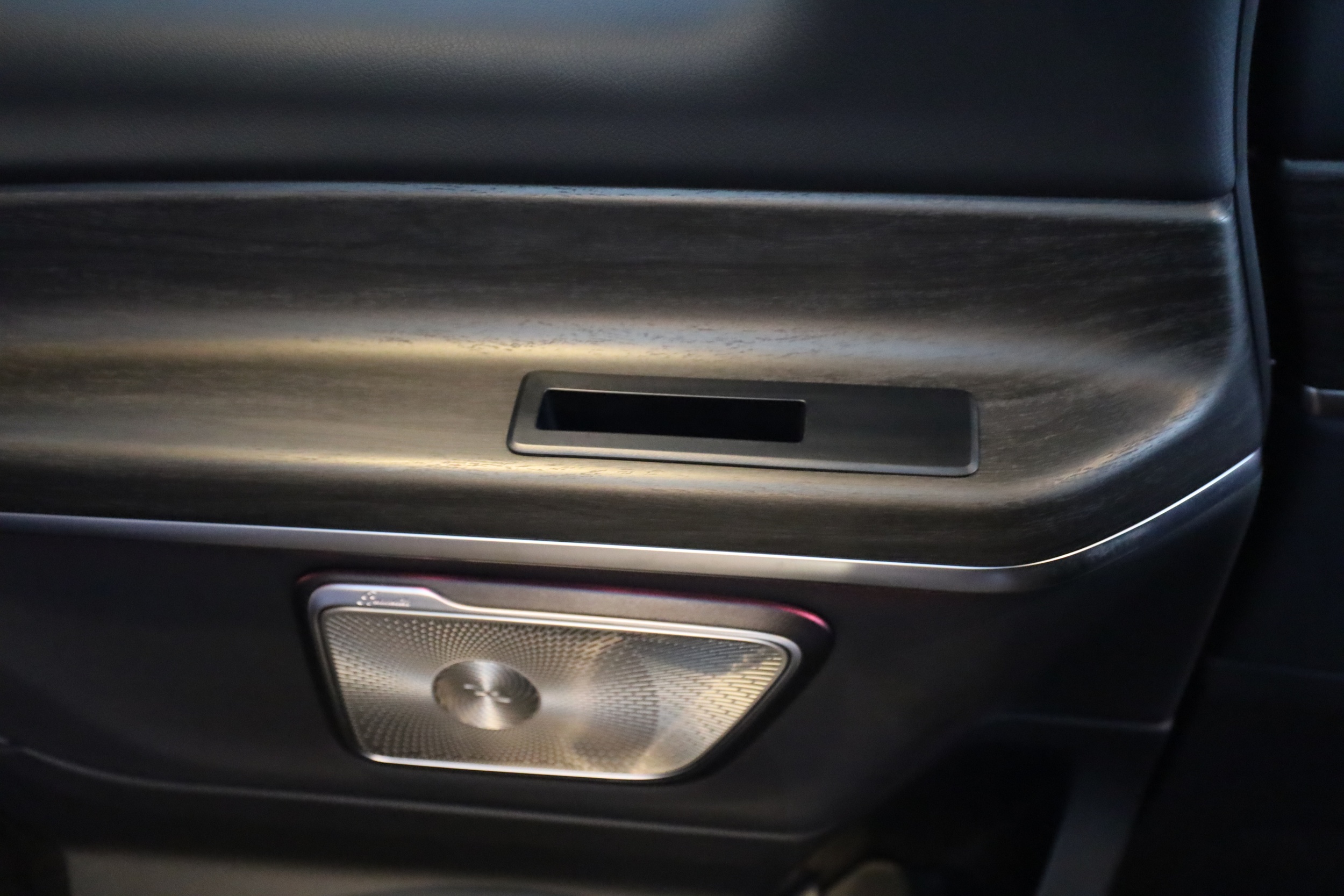 Mercedes-Benz EQV 2025