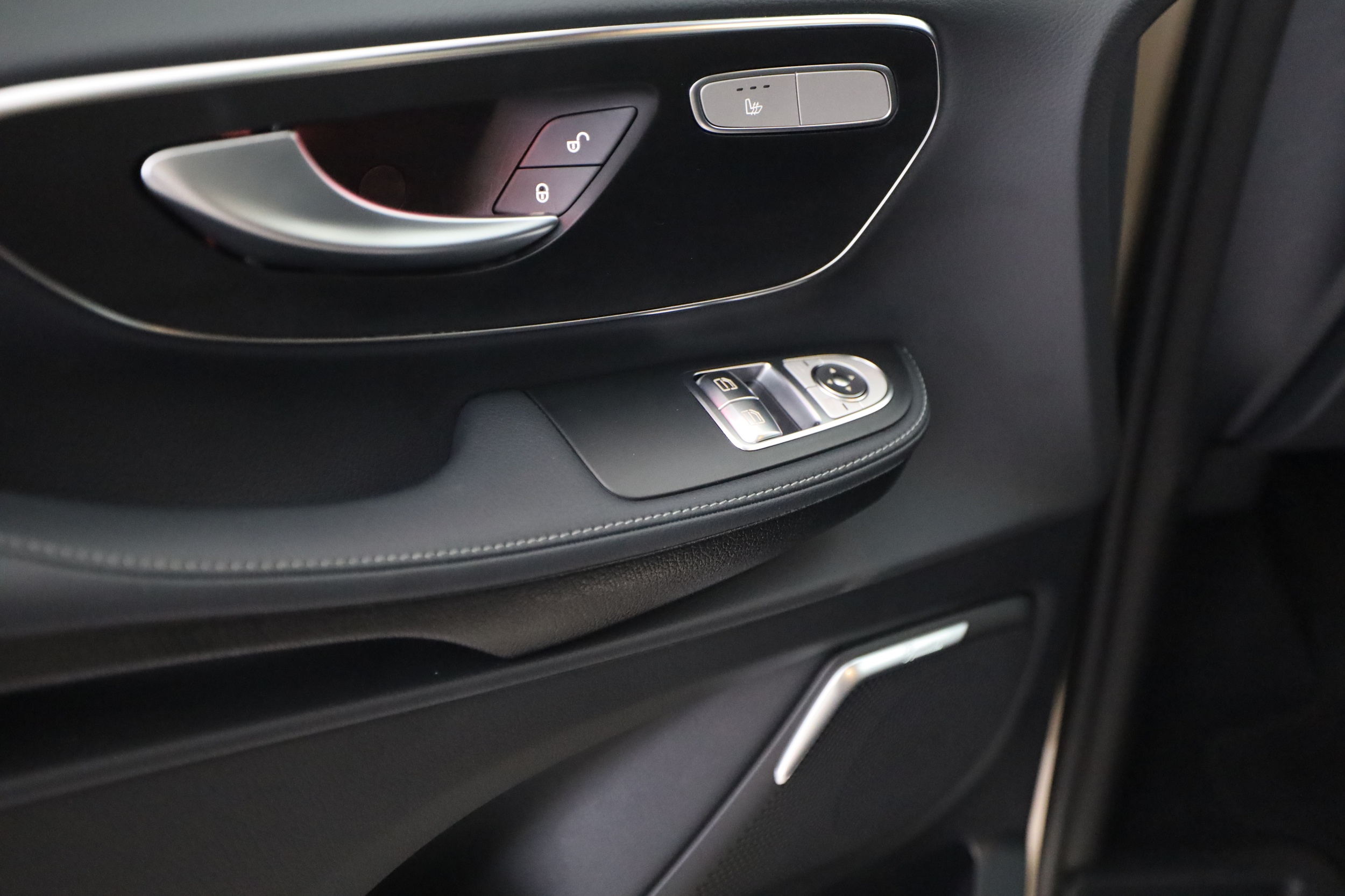 Mercedes-Benz EQV 2025