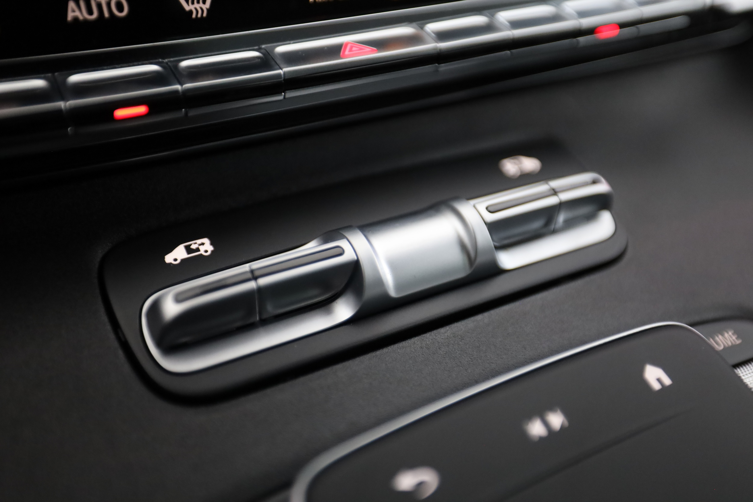 Mercedes-Benz EQV 2025