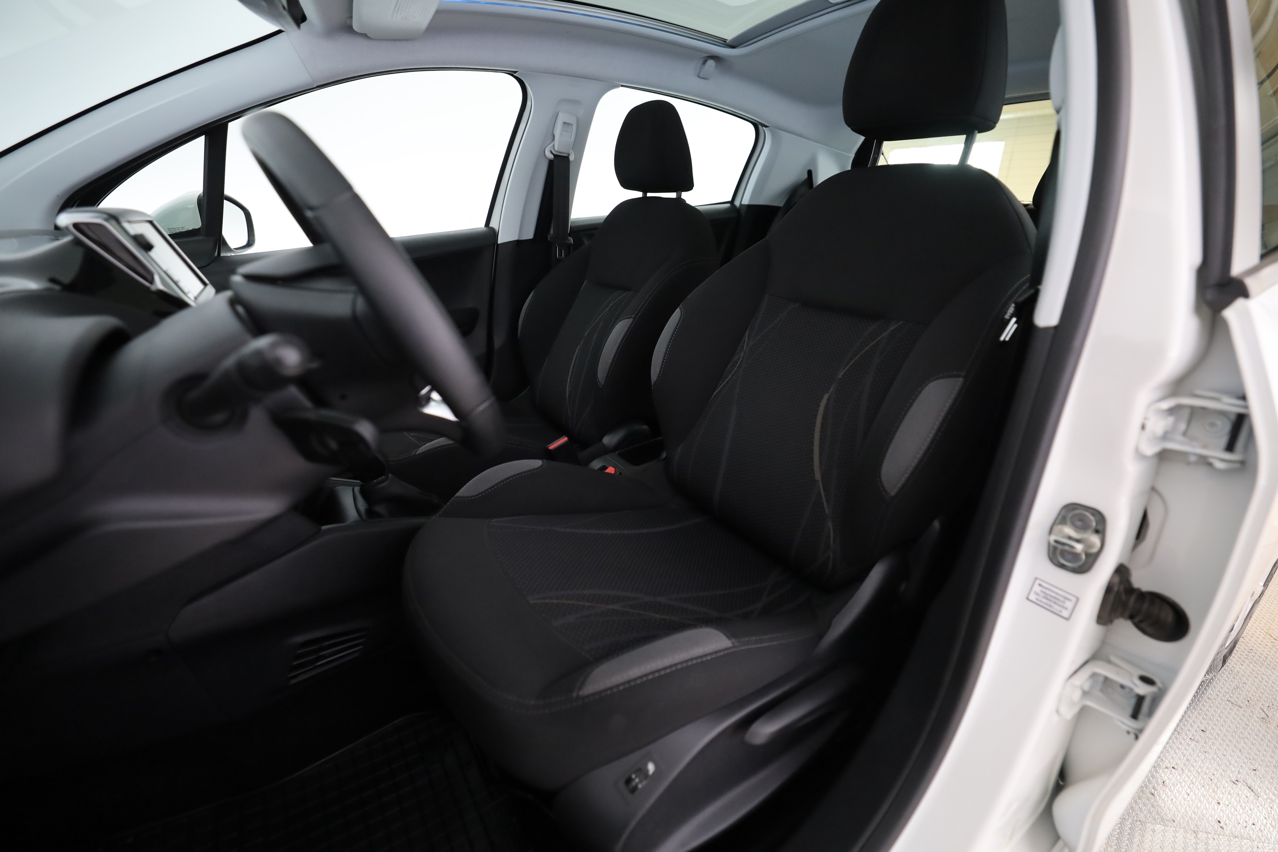 Peugeot 208 2014