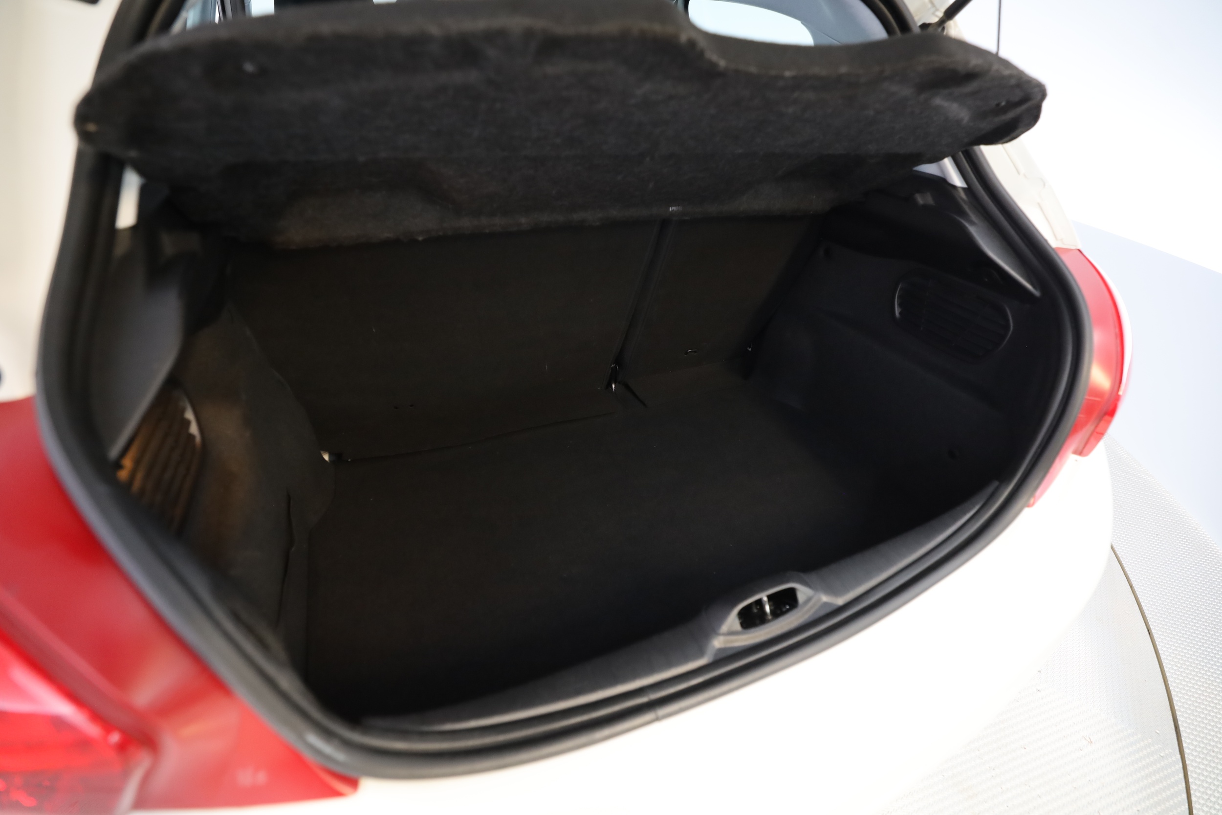 Peugeot 208 2014