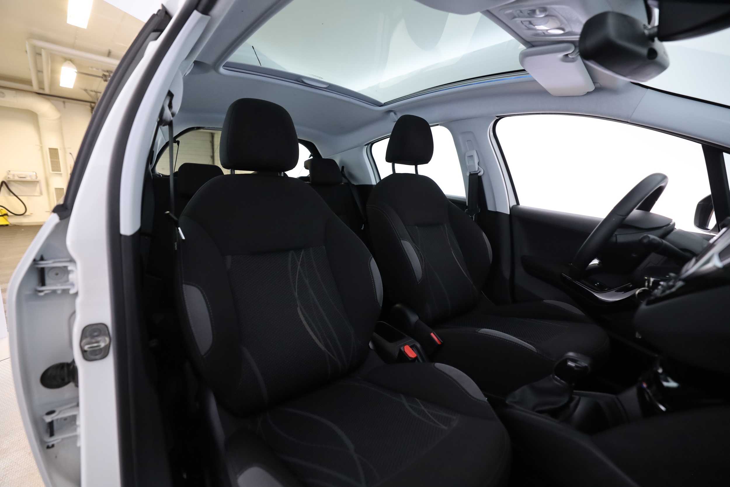 Peugeot 208 2014
