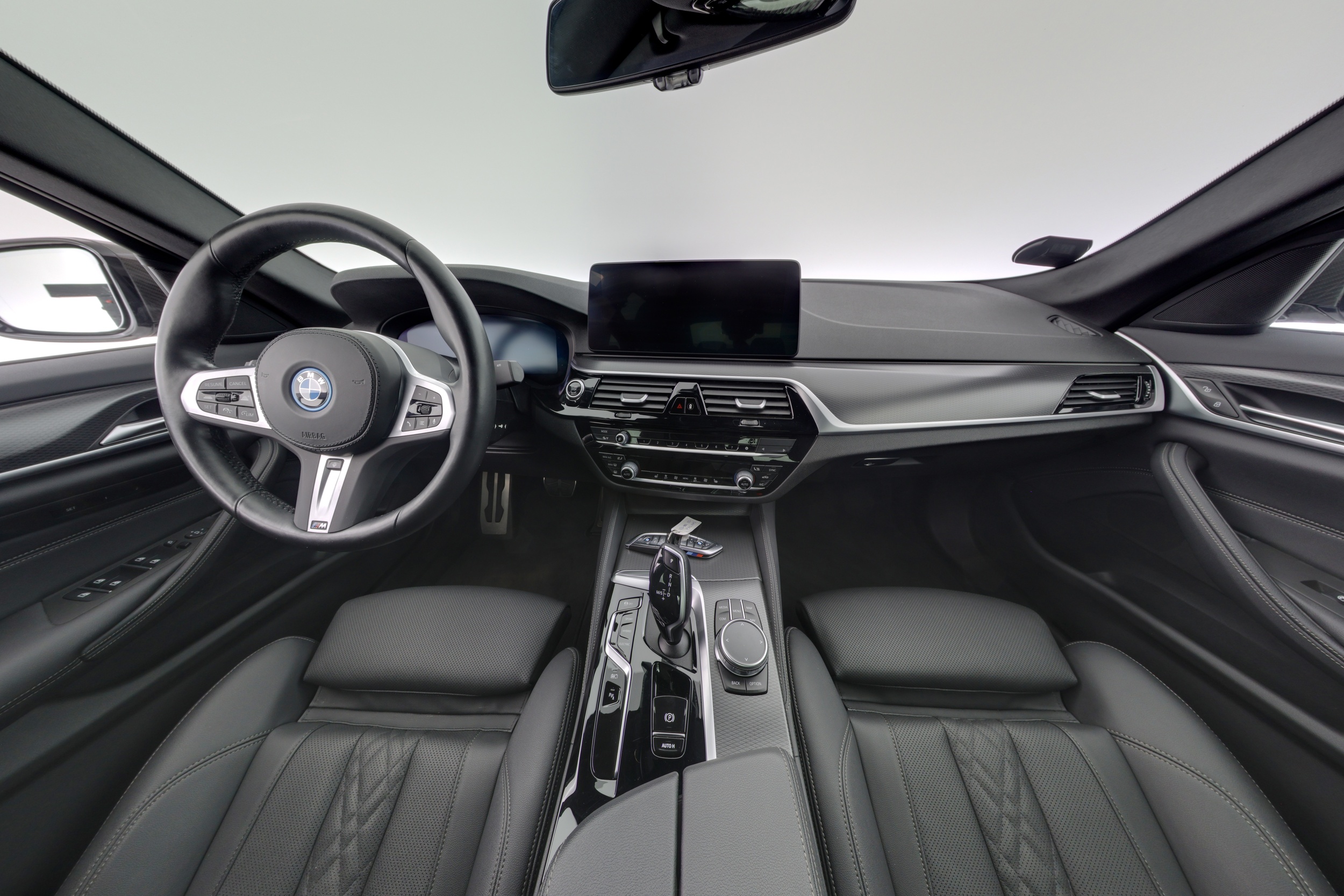 BMW 545 2023