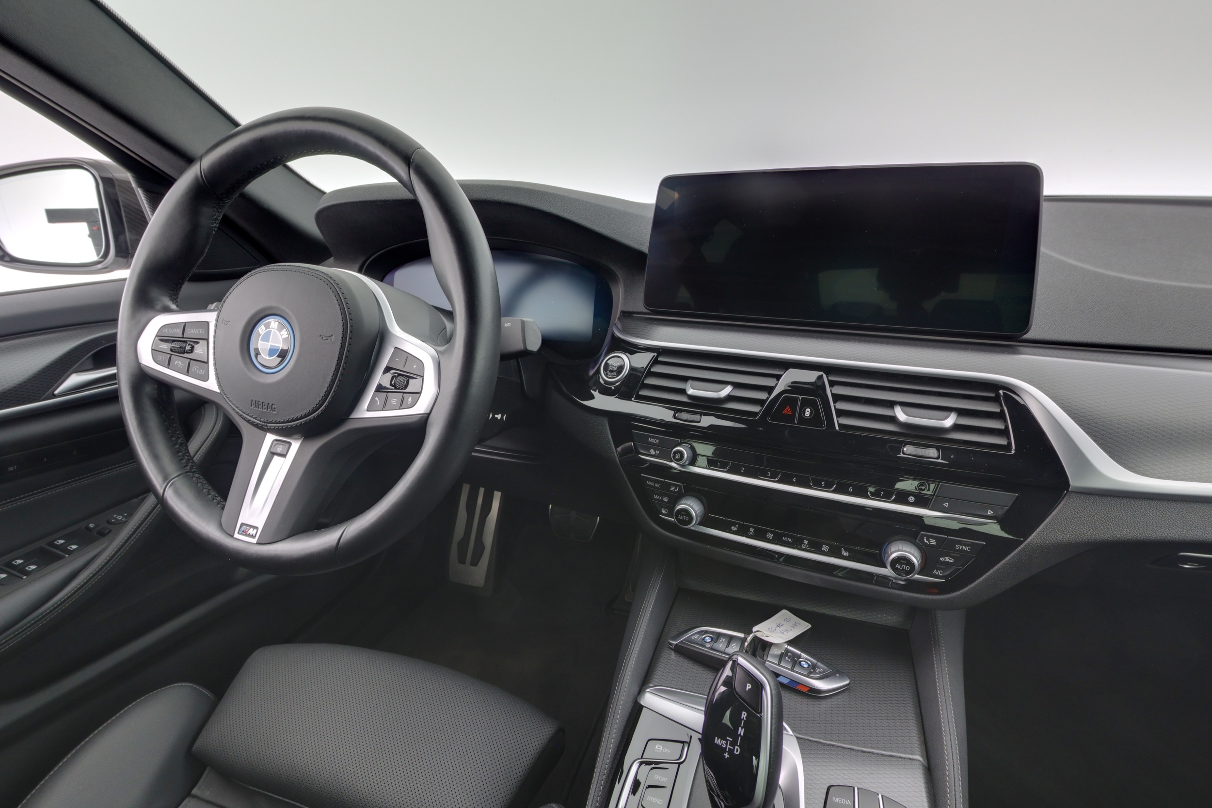 BMW 545 2023