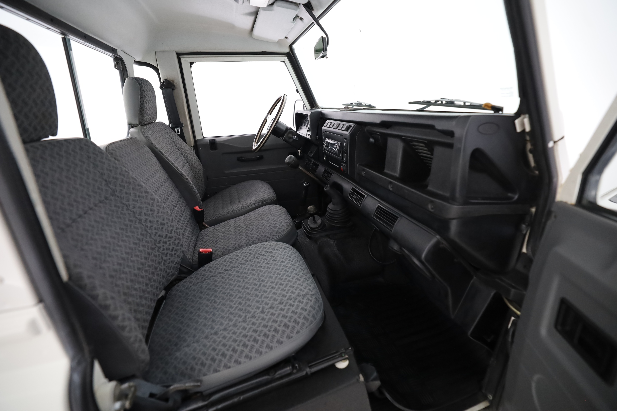 Land Rover Defender 2003