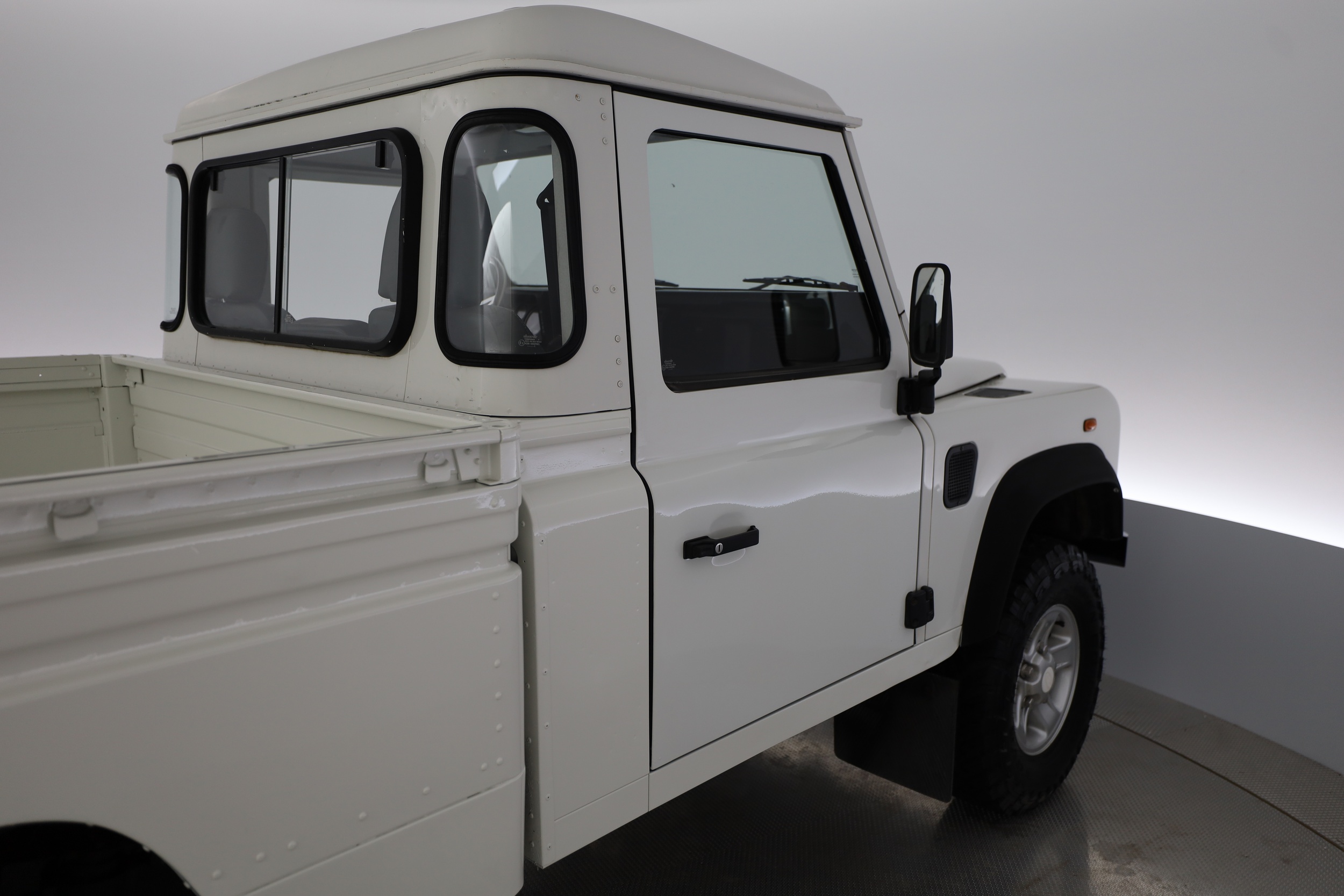 Land Rover Defender 2003