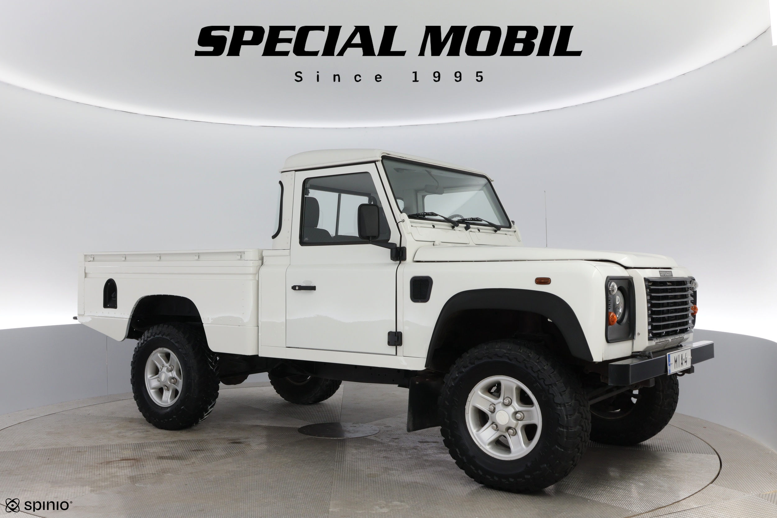 Land Rover Defender 2003