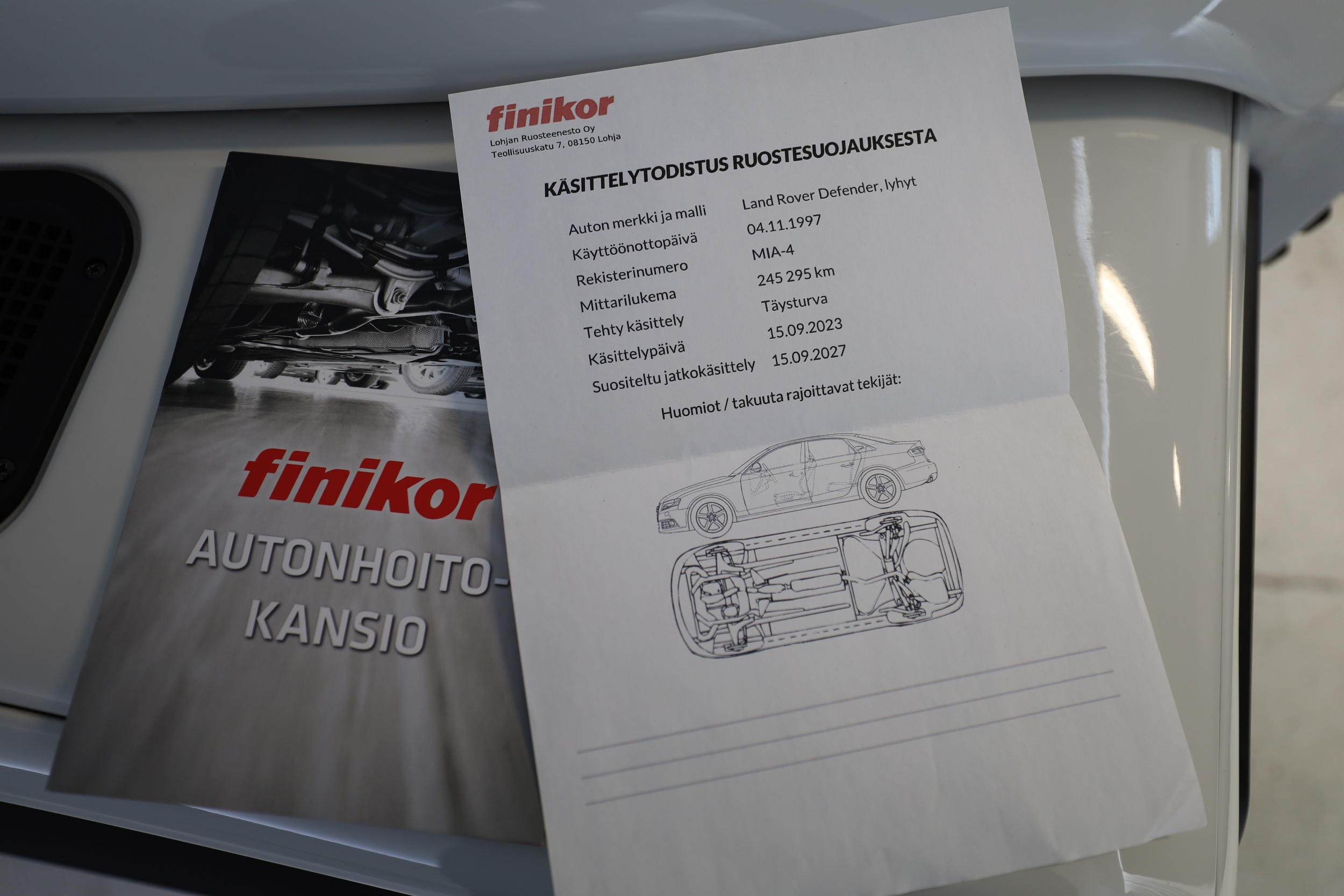 Land Rover Defender 2003