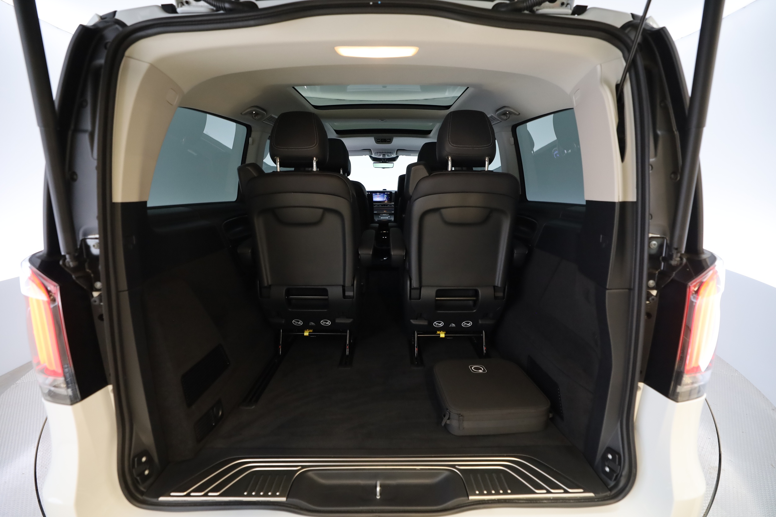 Mercedes-Benz EQV 2026