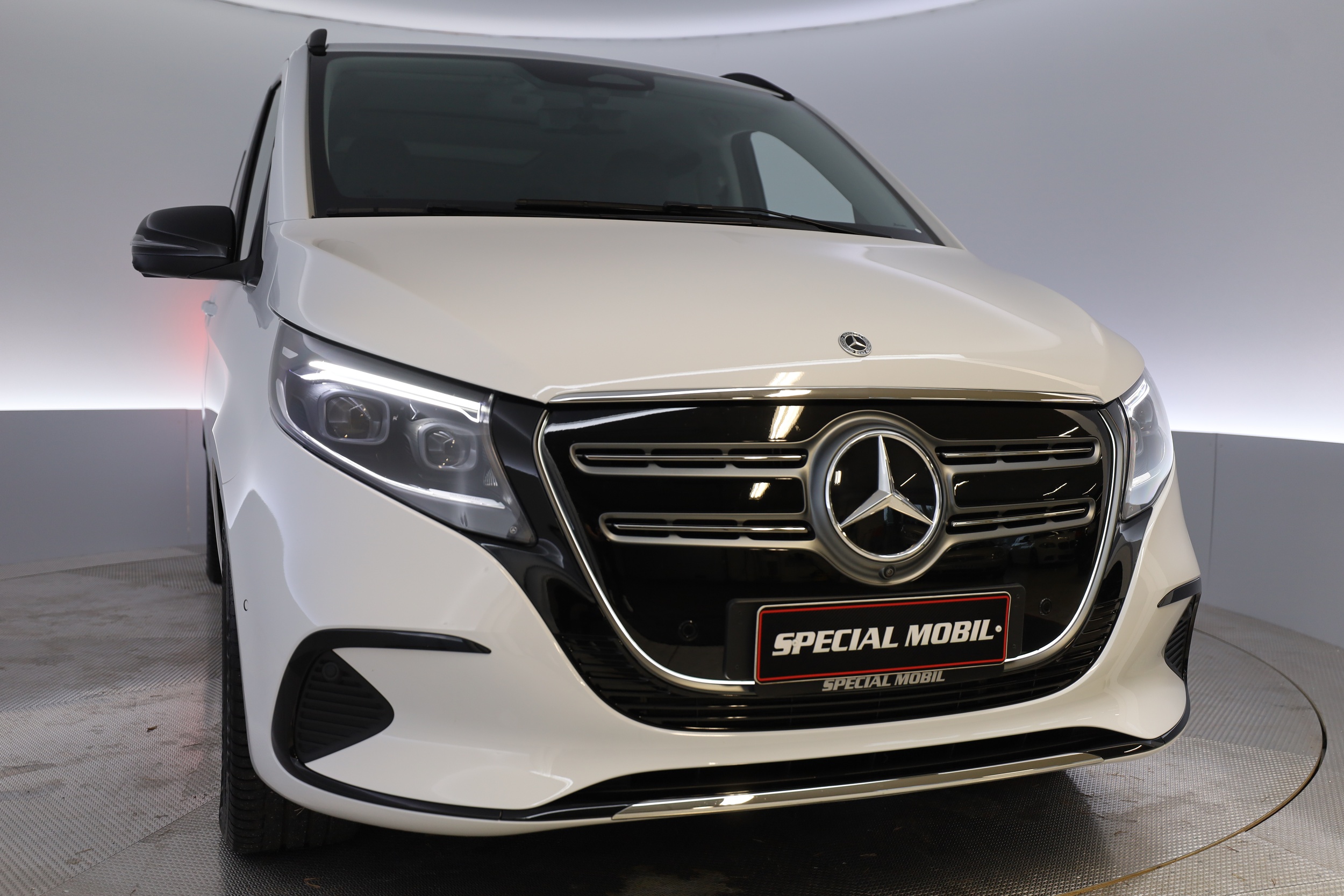 Mercedes-Benz EQV 2026