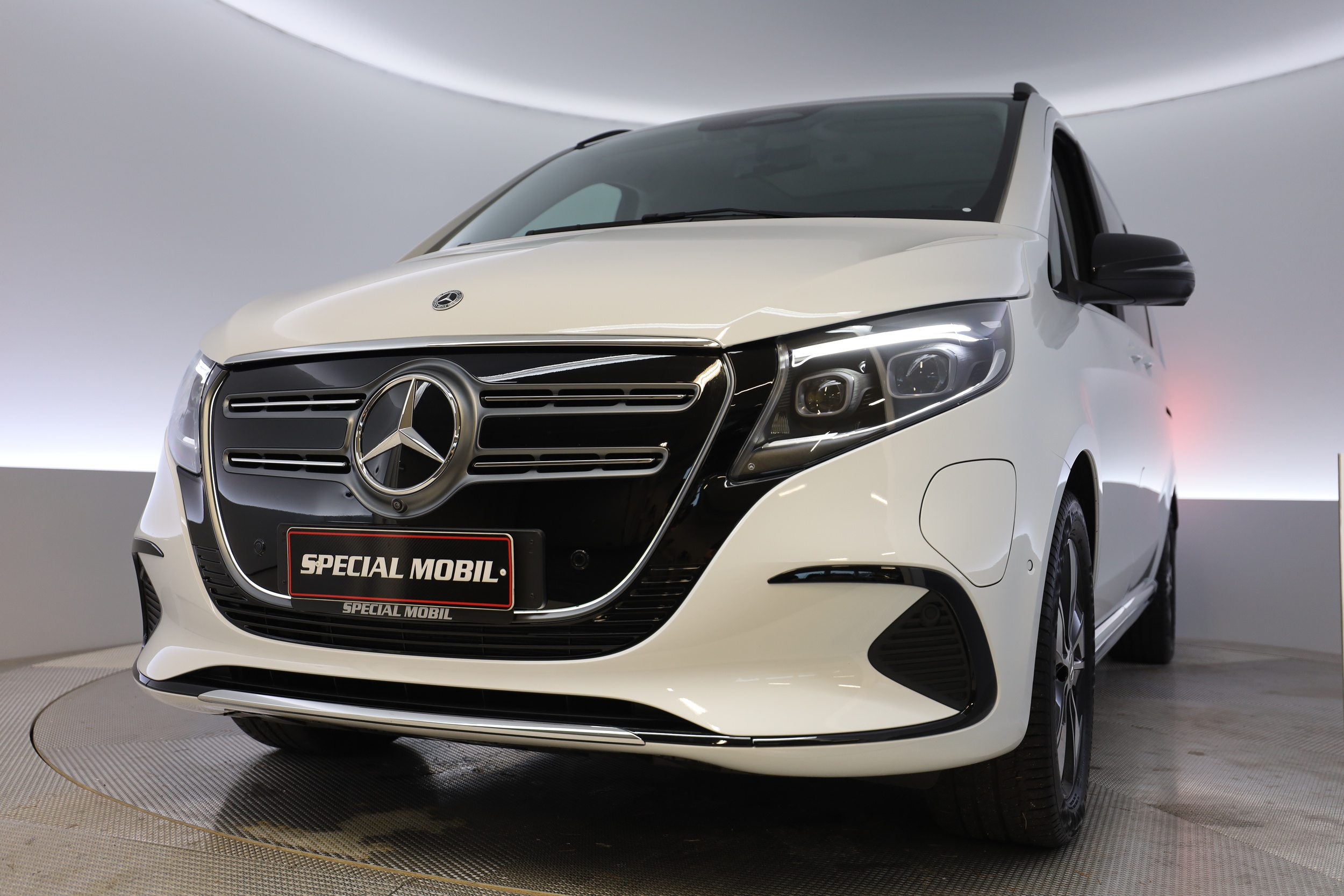 Mercedes-Benz EQV 2026