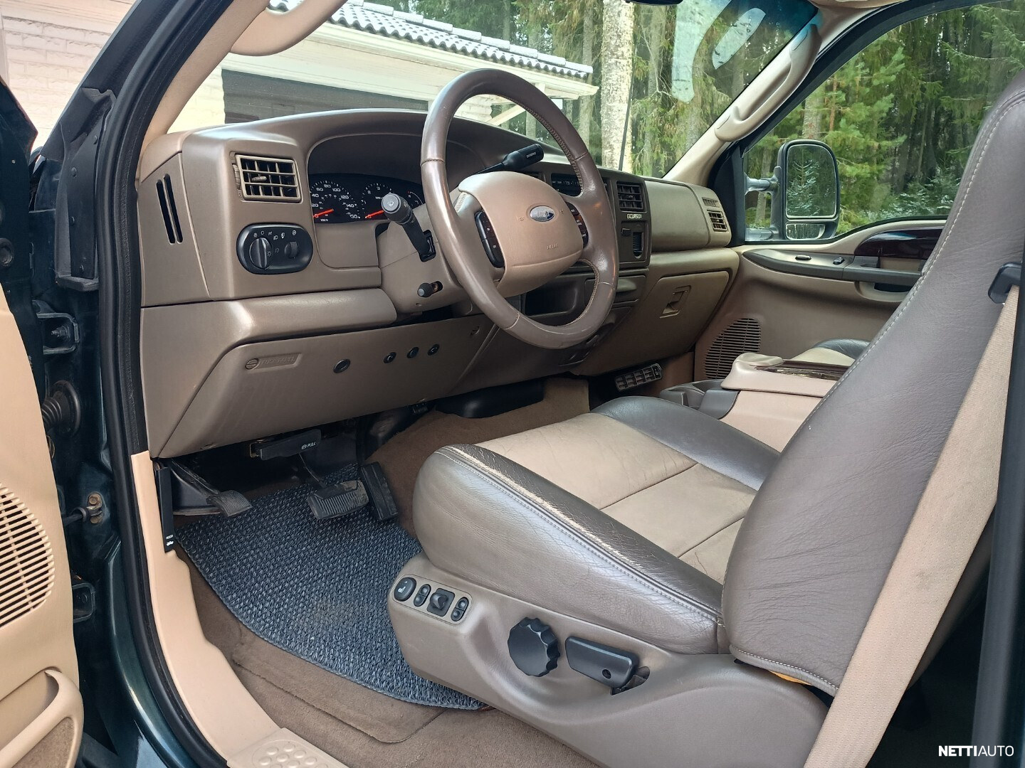 Ford Excursion 2003