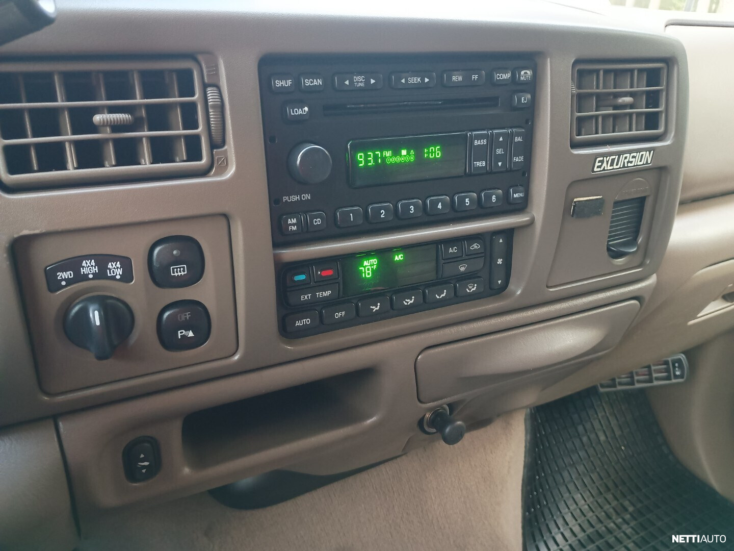 Ford Excursion 2003