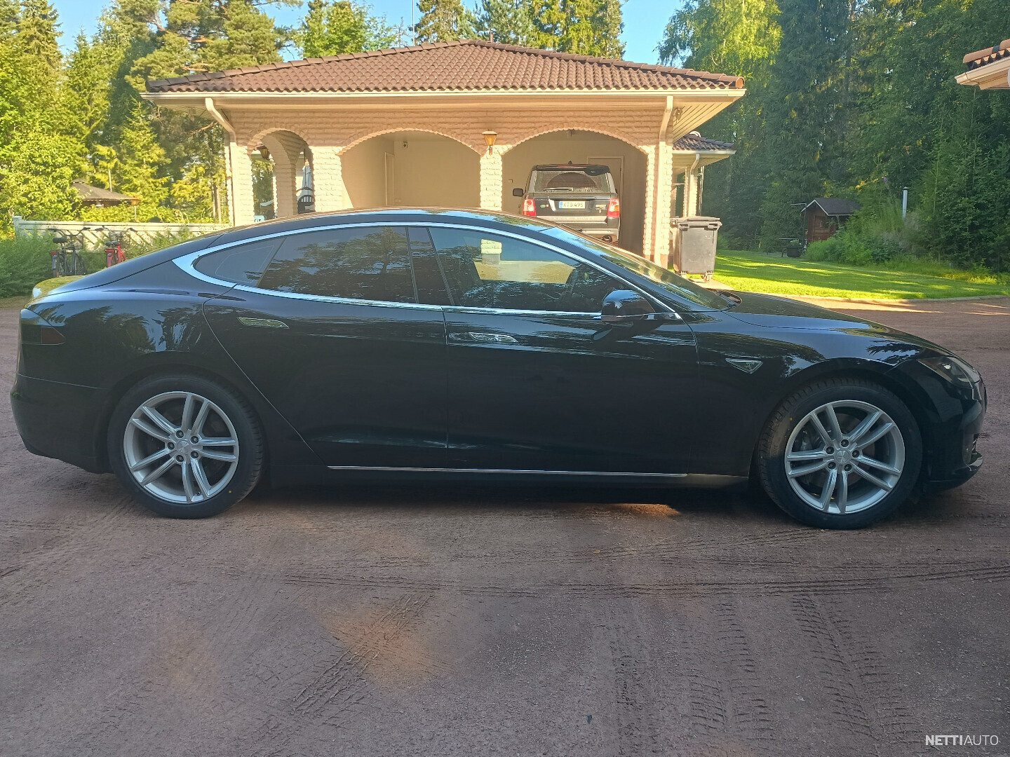 Tesla Model S 2014