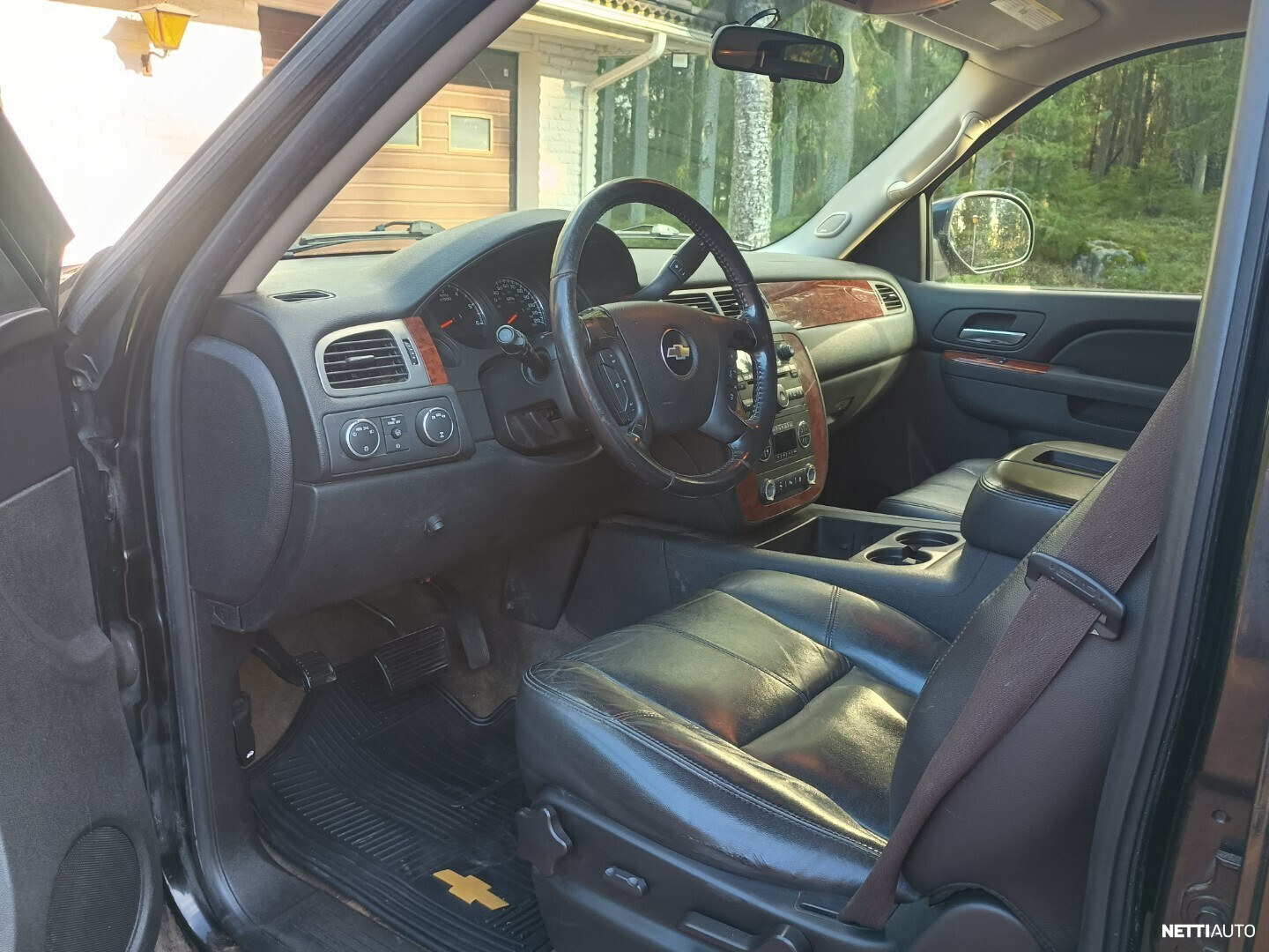 Chevrolet Suburban 2010