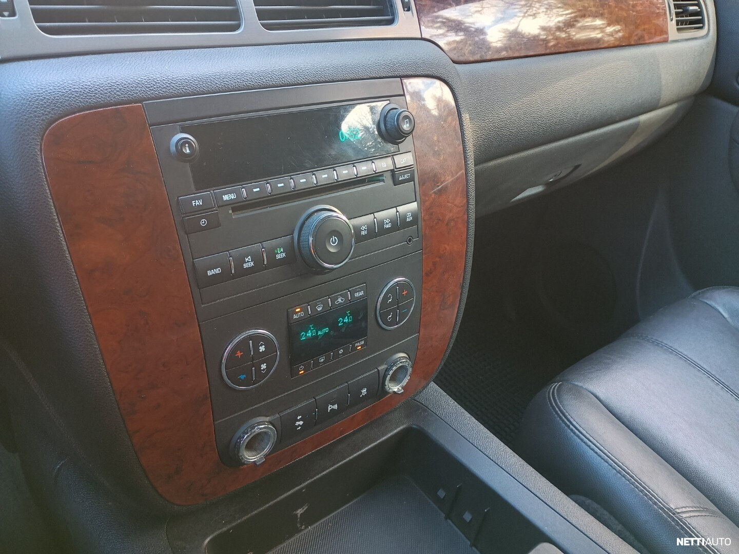 Chevrolet Suburban 2010