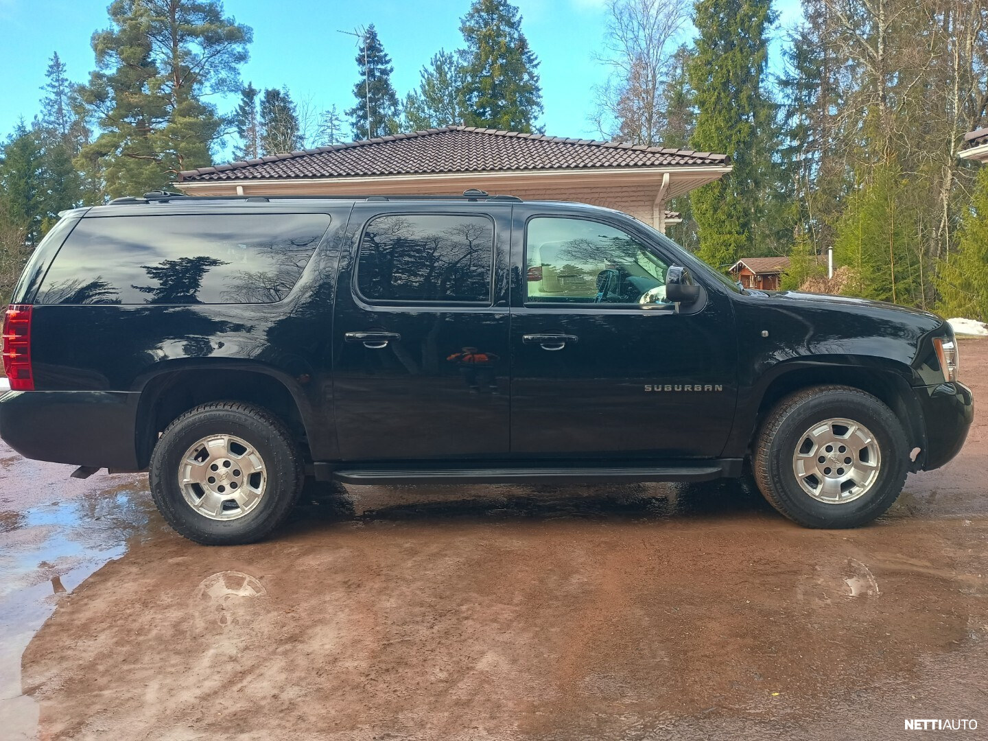 Chevrolet Suburban 2010
