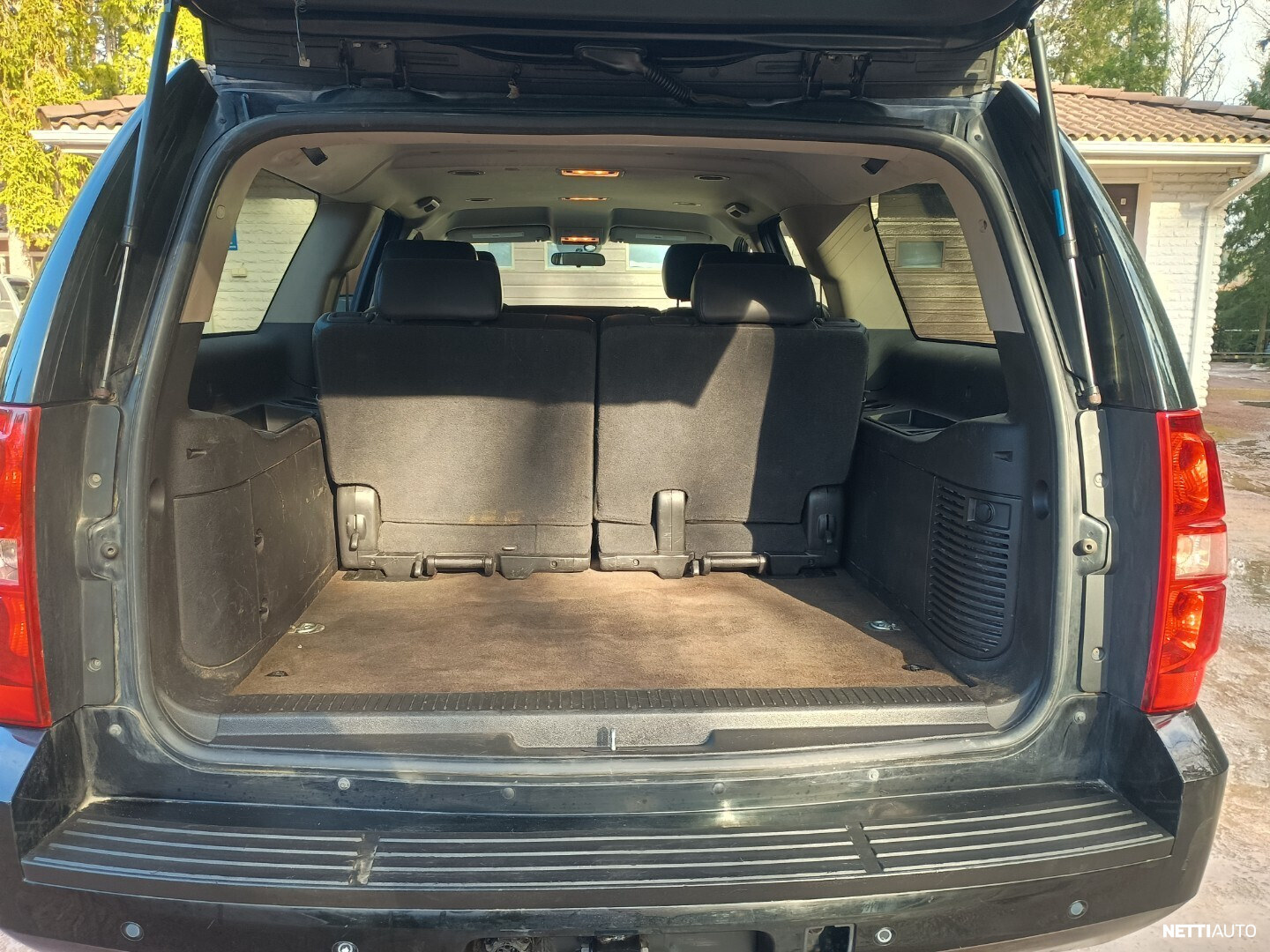 Chevrolet Suburban 2010