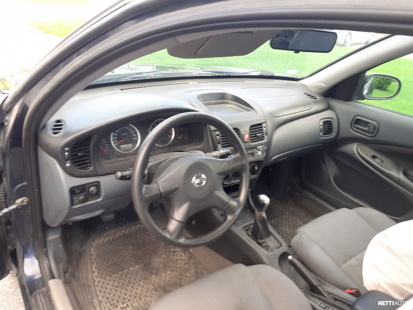 Nissan Almera 15