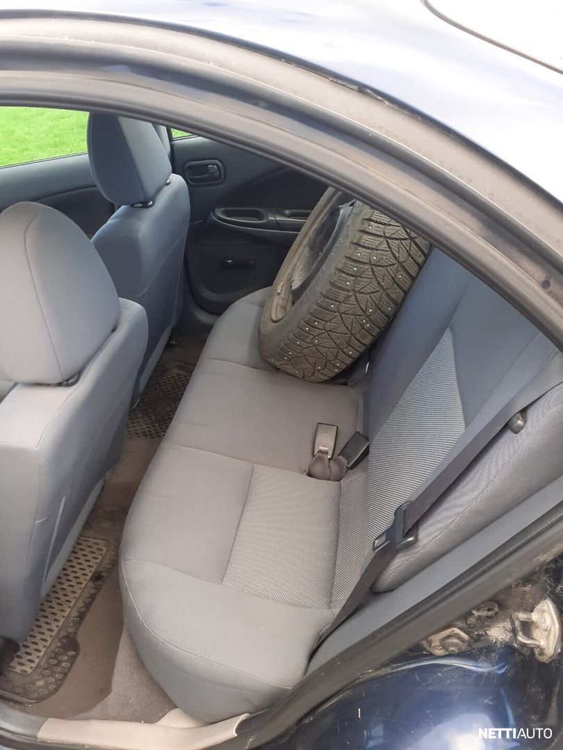 Nissan Almera 16