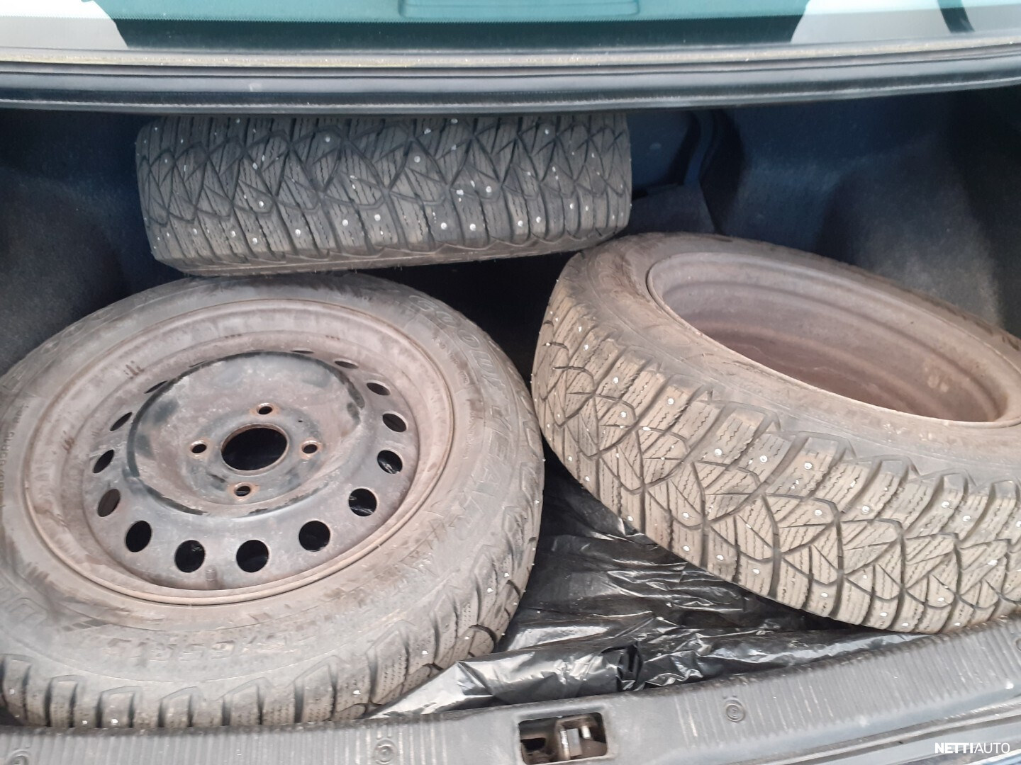 Nissan Almera 17