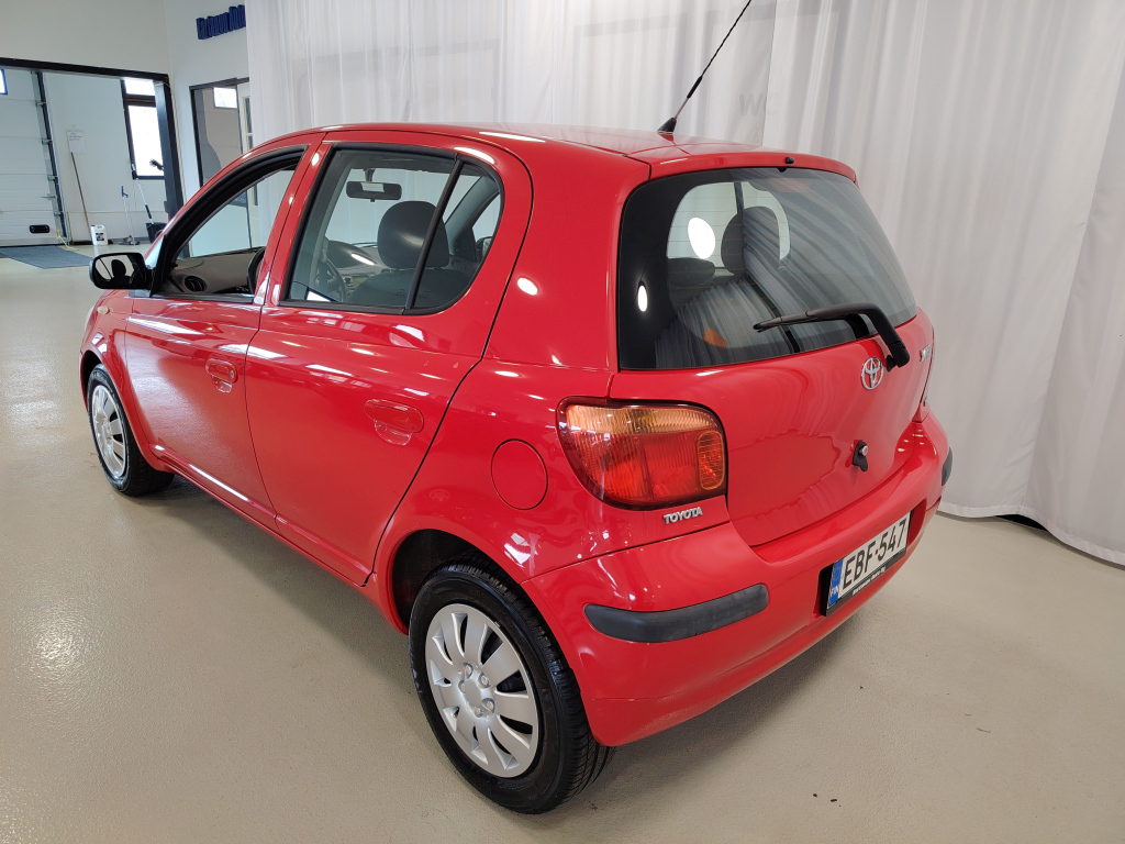 TOYOTA Yaris 4