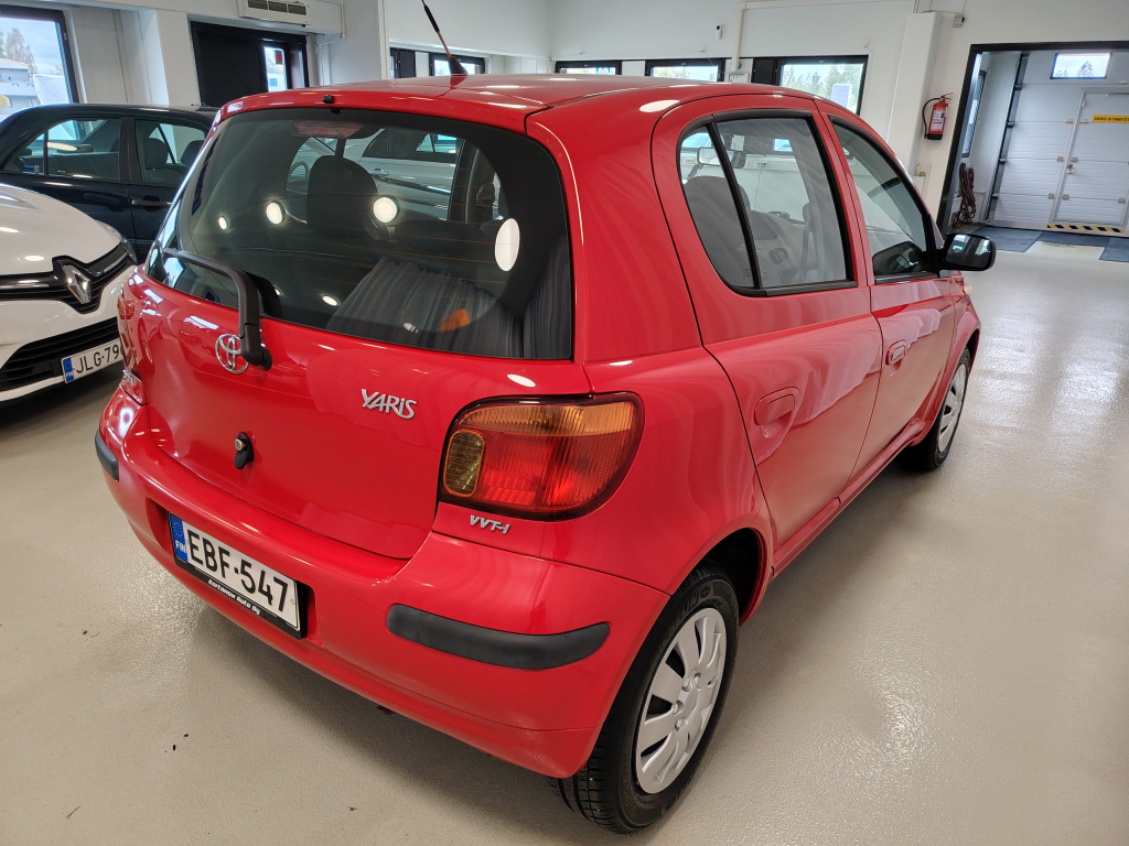 TOYOTA Yaris 6