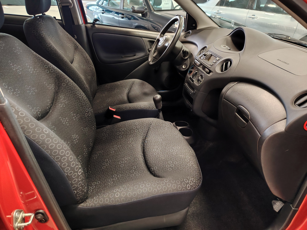 TOYOTA Yaris 7