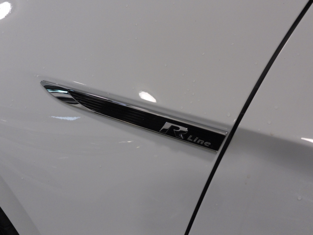 VOLKSWAGEN Passat 13