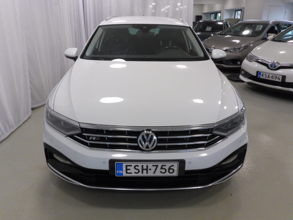 VOLKSWAGEN Passat 2