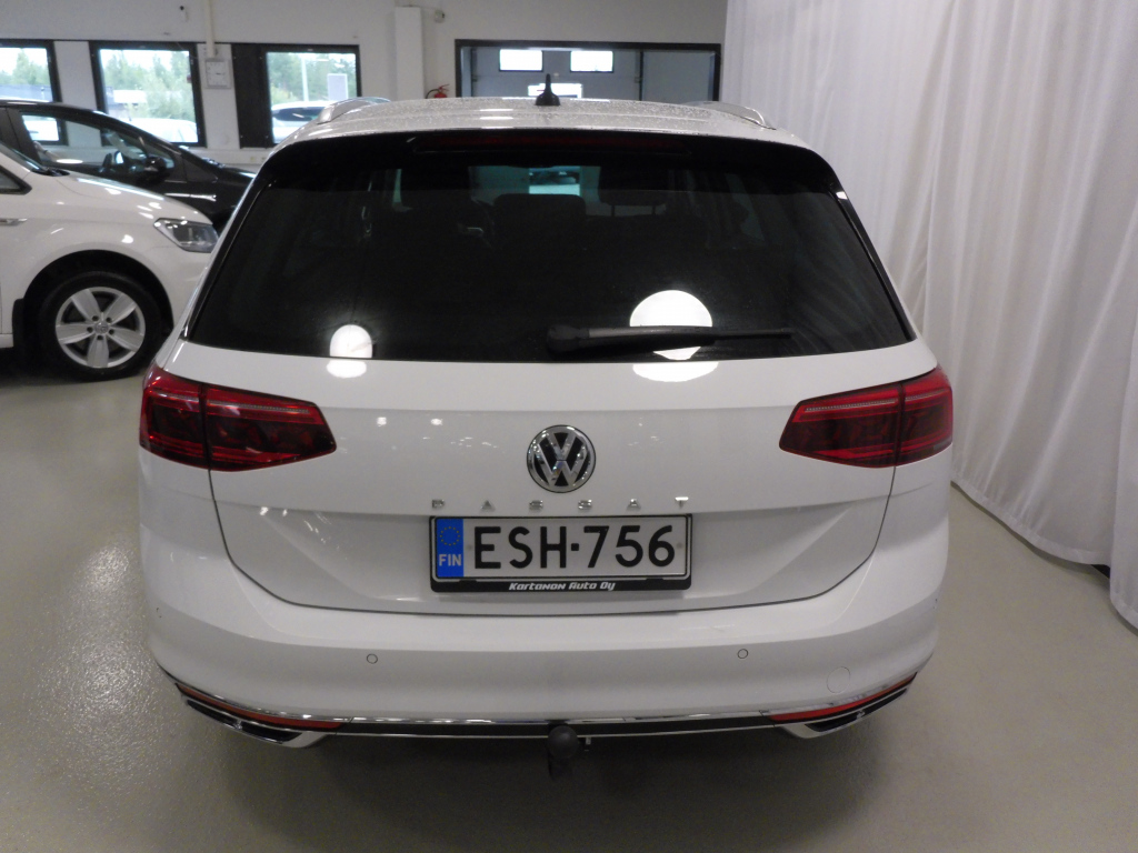 VOLKSWAGEN Passat 5