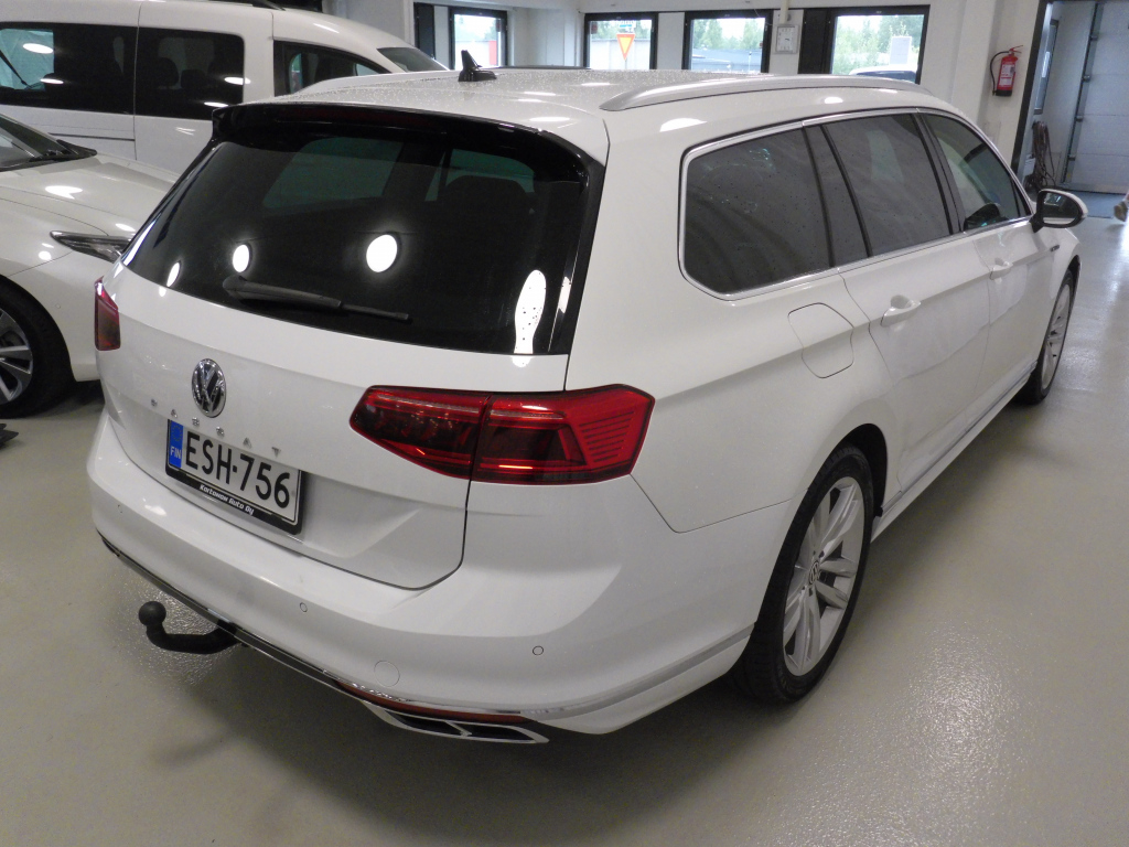 VOLKSWAGEN Passat 6