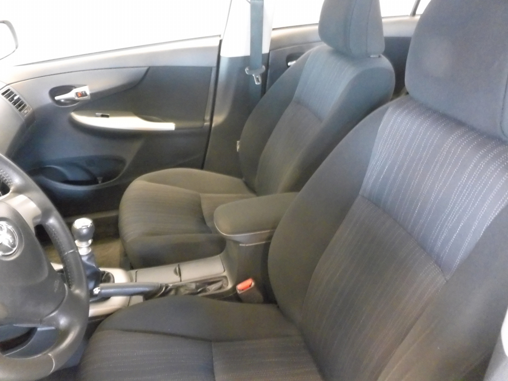 TOYOTA Corolla 13