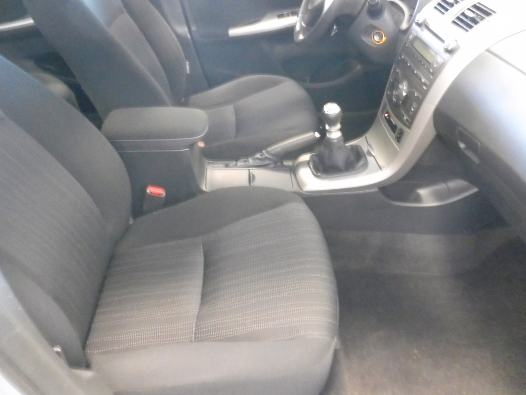 TOYOTA Corolla 15
