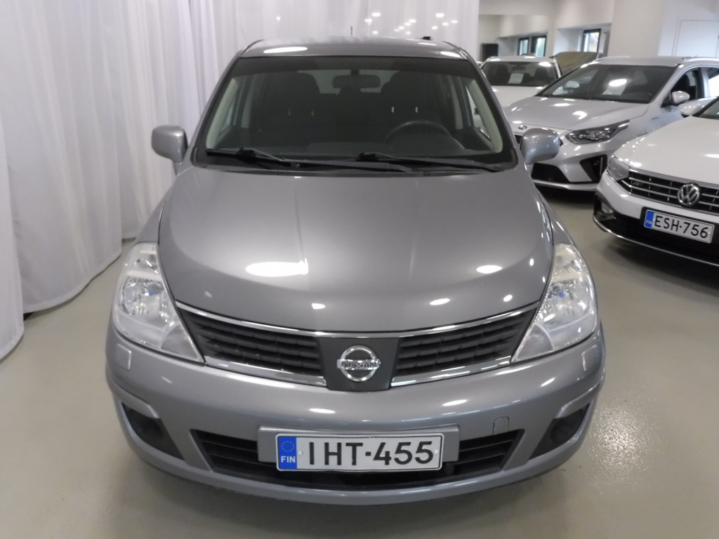 NISSAN Tiida 2